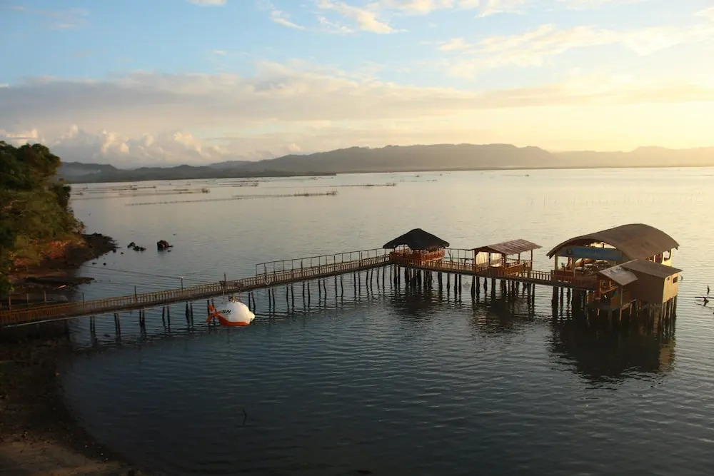 Silangang Nayon