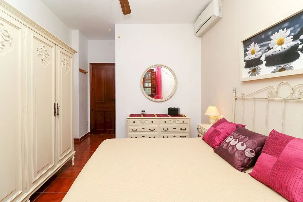 Francisquita - Modern Stylish Country Villa, Private Pool, Air Con, Wifi