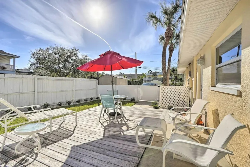 Pet-Friendly Dunedin Townhome w/ Private Yard