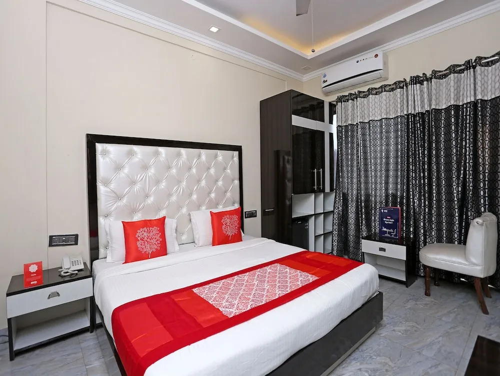Townhouse OAK Hotel Arnavya