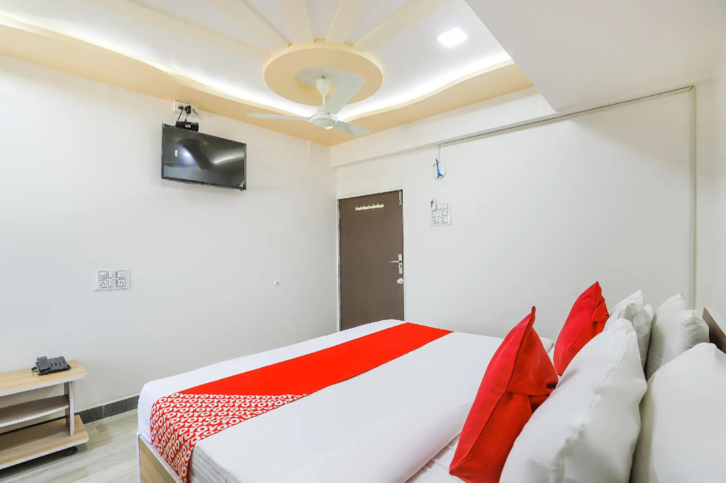 OYO 69018 Hotel Jet Inn
