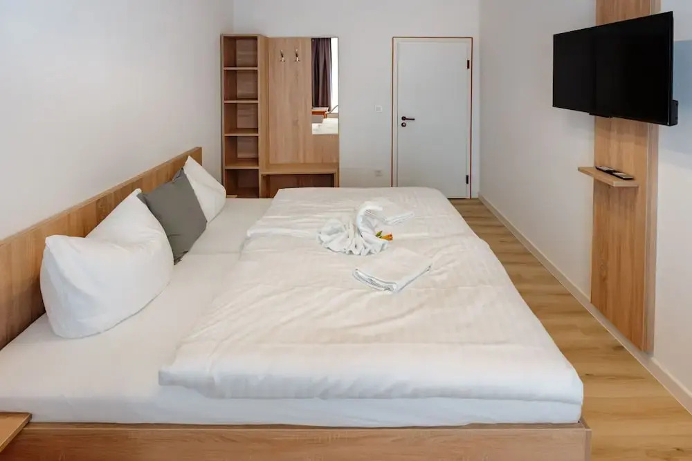 Sonnenschein Hotel & Apartments