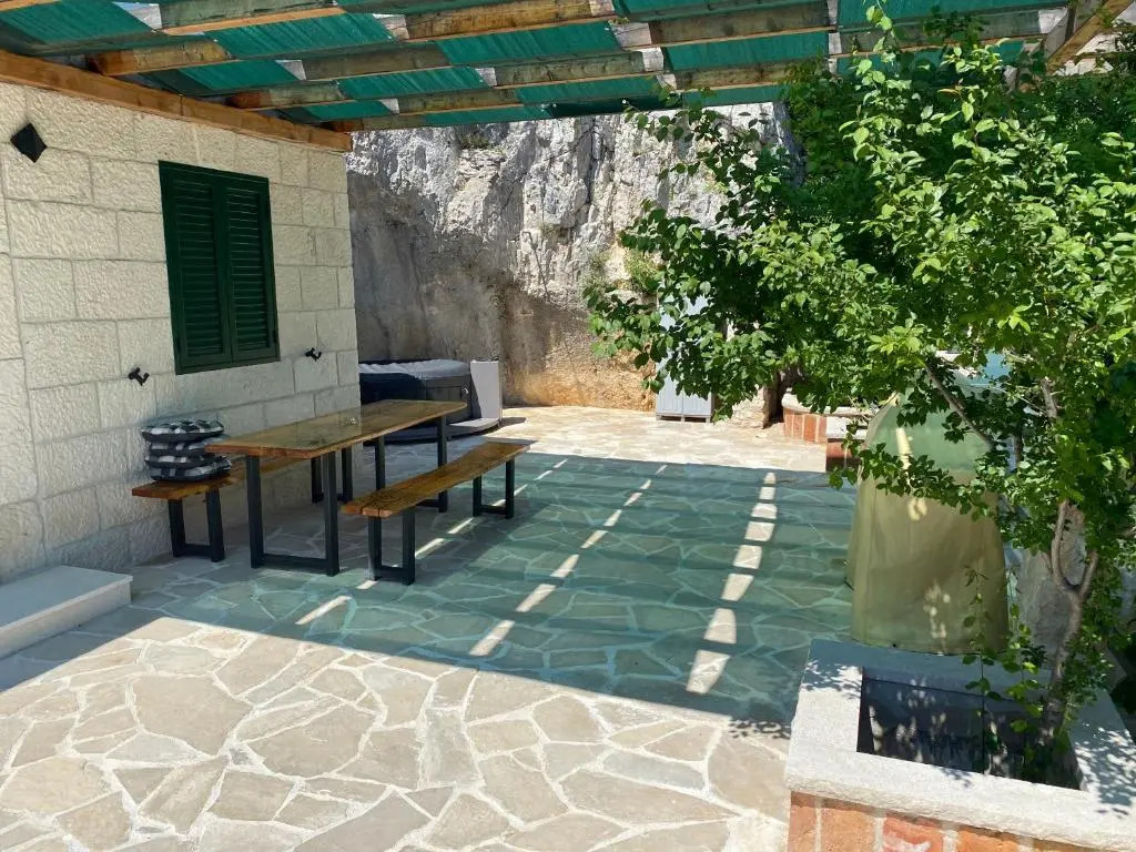 Holiday Home Nugal Makarska 2+2