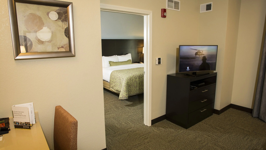 Staybridge Suites - Lexington S Medical Ctr Area by IHG