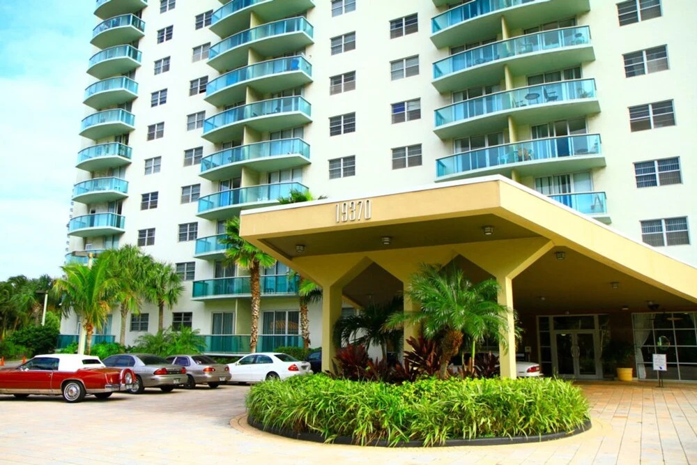 19370 Collins Ave # 1621