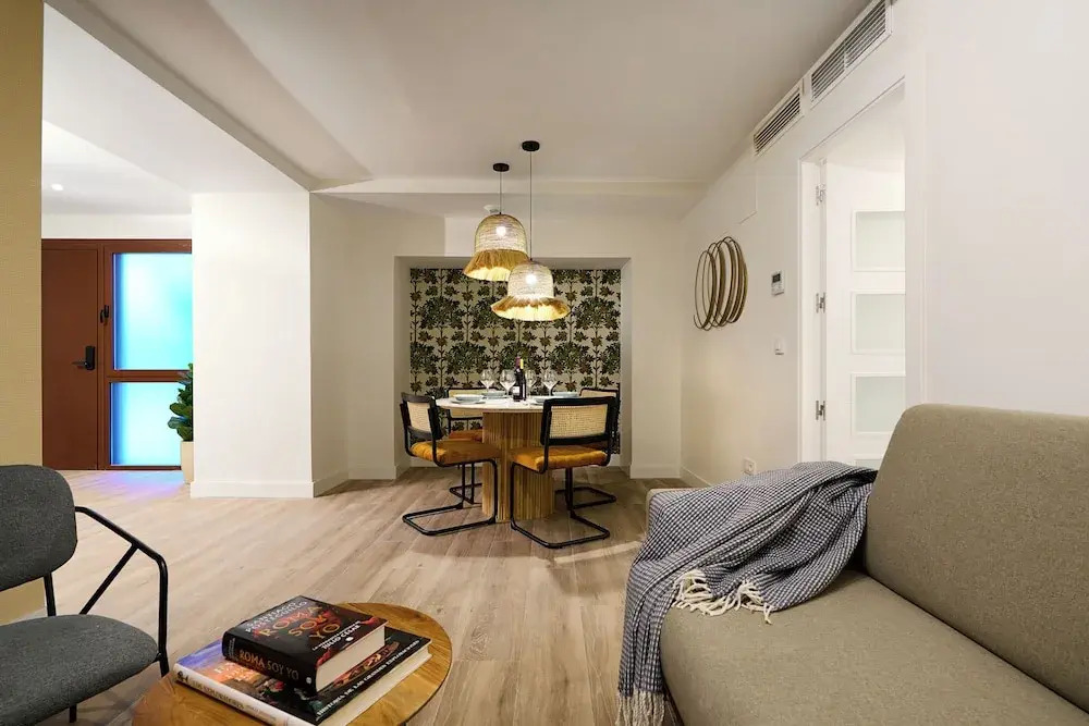 Casa Pizarro, by Homing U