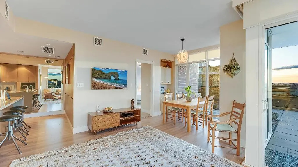*Prestigious Promontory 2 bedroom w/Ocean Views