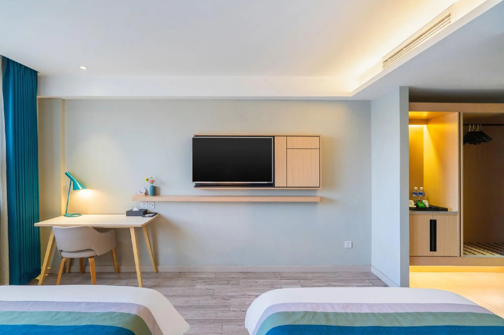 Homeinn Selected Hotel (Wuxi Anzhen East Railway Station RT-Mart)