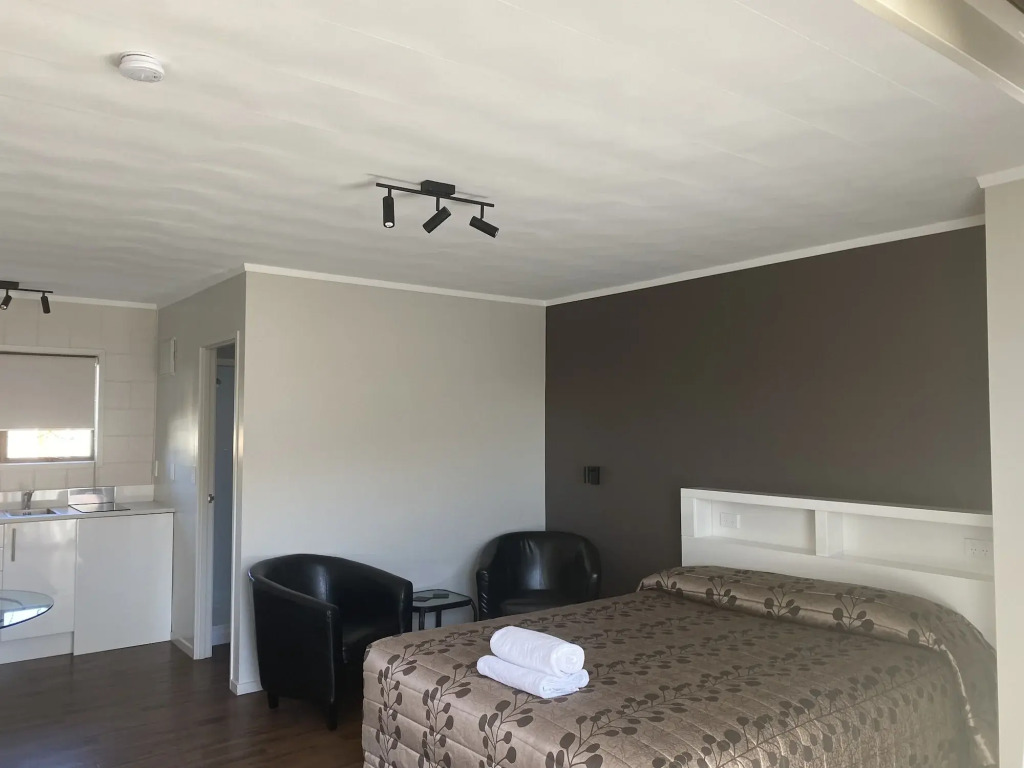 Wayfarer Motel