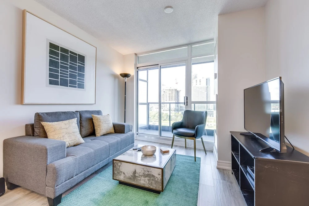 Newly Decorated Condo Great View Parking
