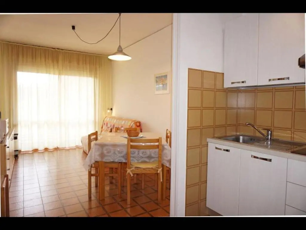 Nice Apartment for 5 People-pool-tv- A C by Beahost Rentals