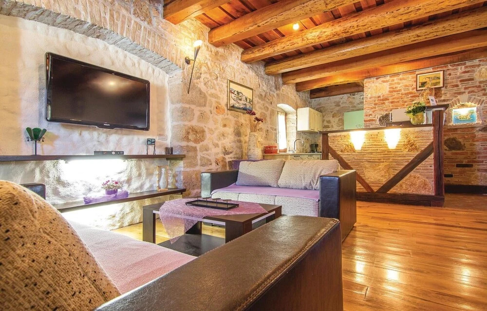 Stunning Home in Porec With Wifi and 2 Bedrooms