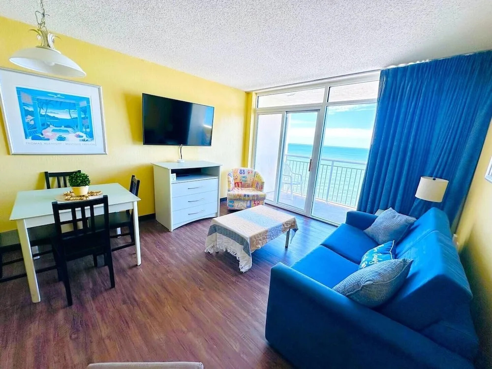 Baywatch I 1607 1 Bedroom Condo by RedAwning, North Myrtle Beach