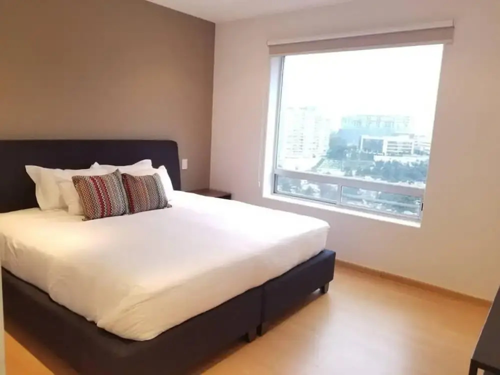 Amazing City Views in Big Apartment With Amenities