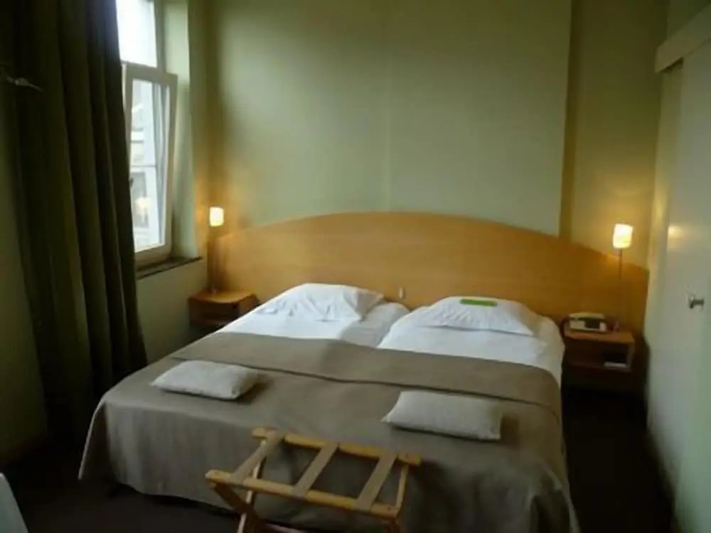 Le Castel Hotel