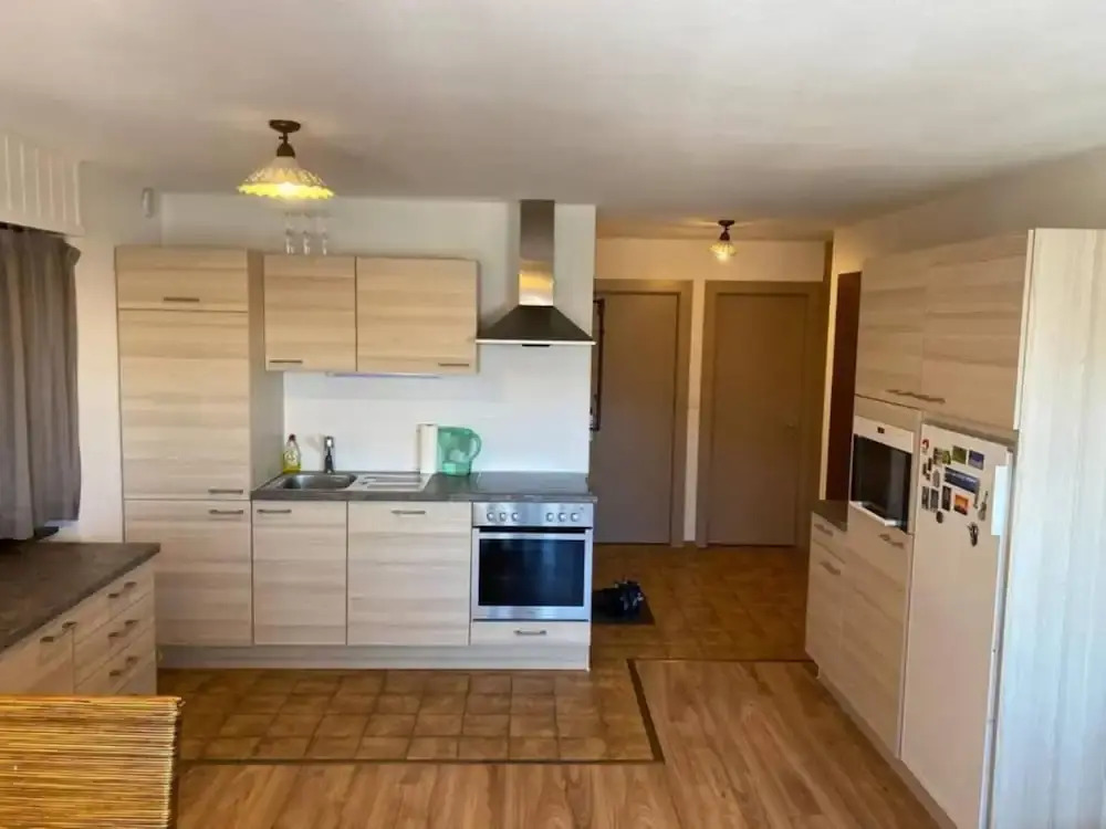 Lf42 2 Bedroom Apart w Sauna and Parking