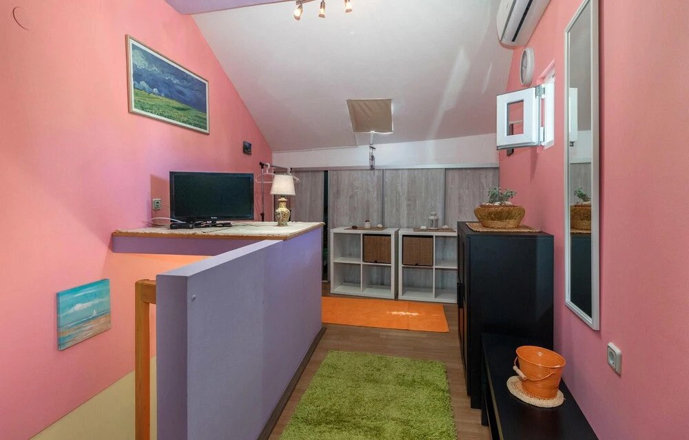 Cozy Home In Crikvenica With Wifi