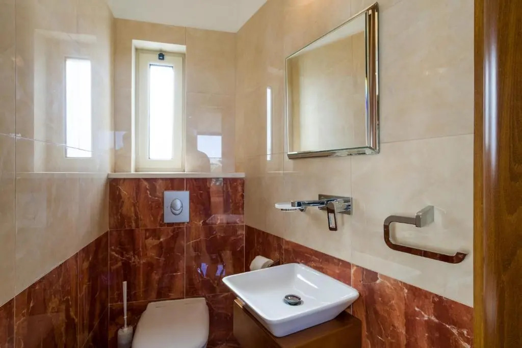 5 bedroom Villa Rio with large private pool and hot tub, Aphrodite Hills Resort