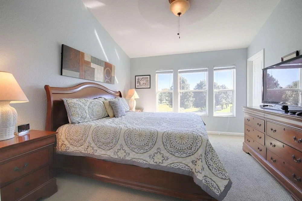 7676 Windsor Hills
