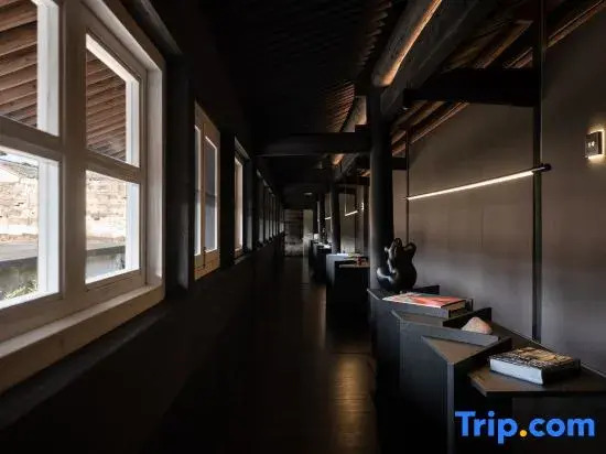 Linhai is not as good as Fang Holiday B&B (Ziyang Street Branch)