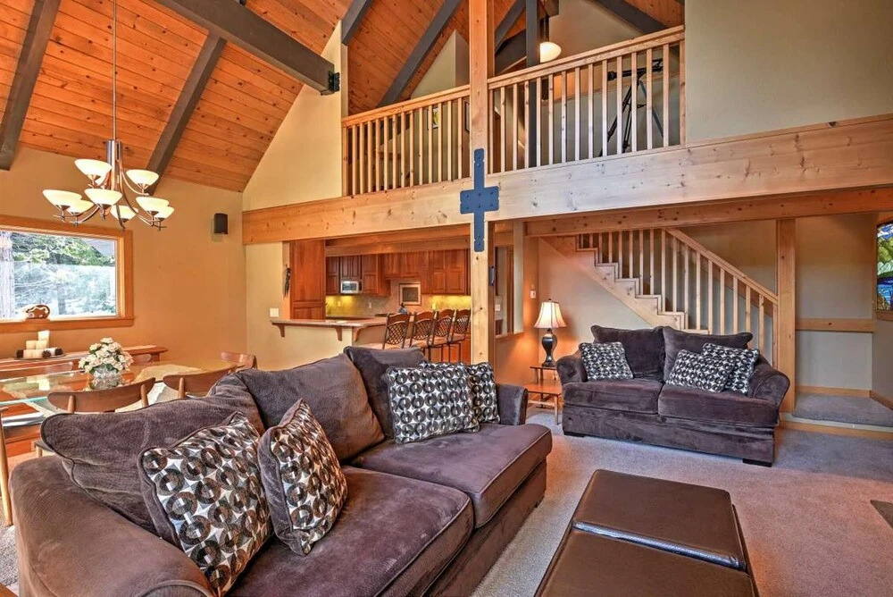Tahoma Cabin Steps to Hiking Trails & 1 Mi to Lake!