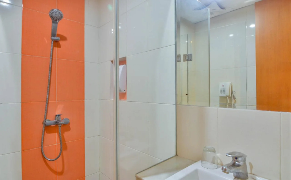ZEN Rooms Image Hotel and Resto