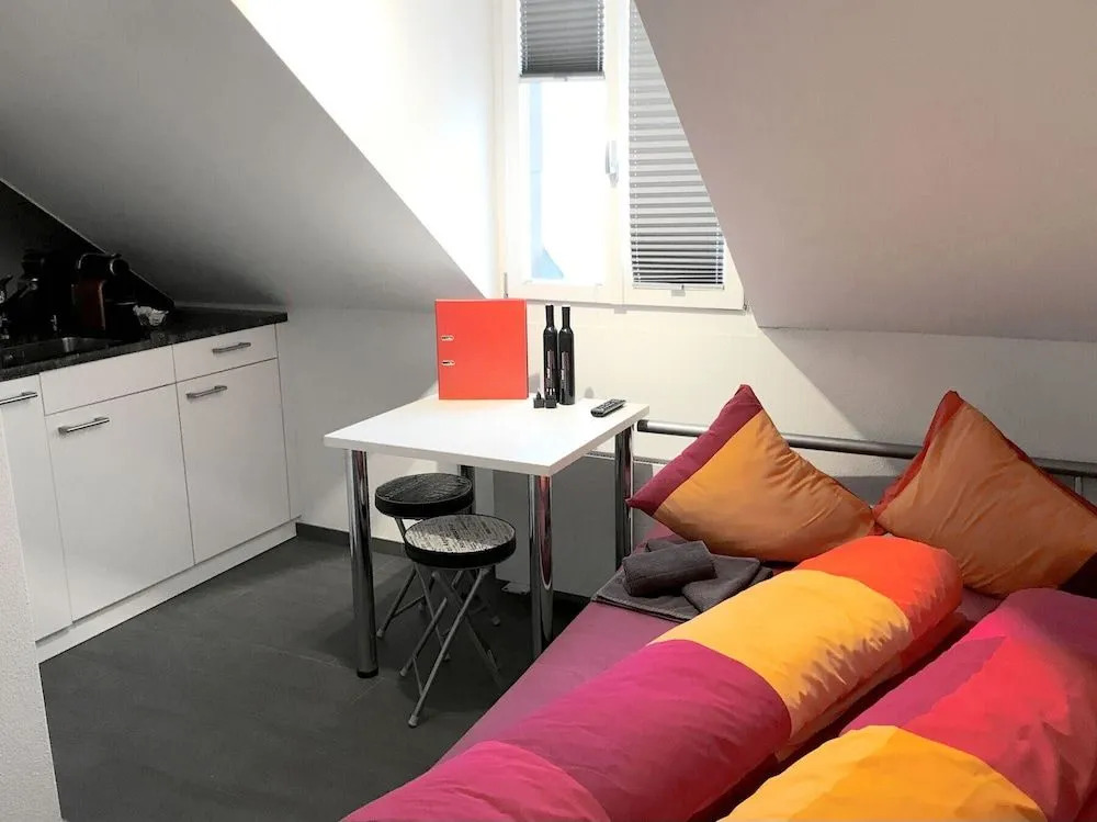 HITrental Station Apartments
