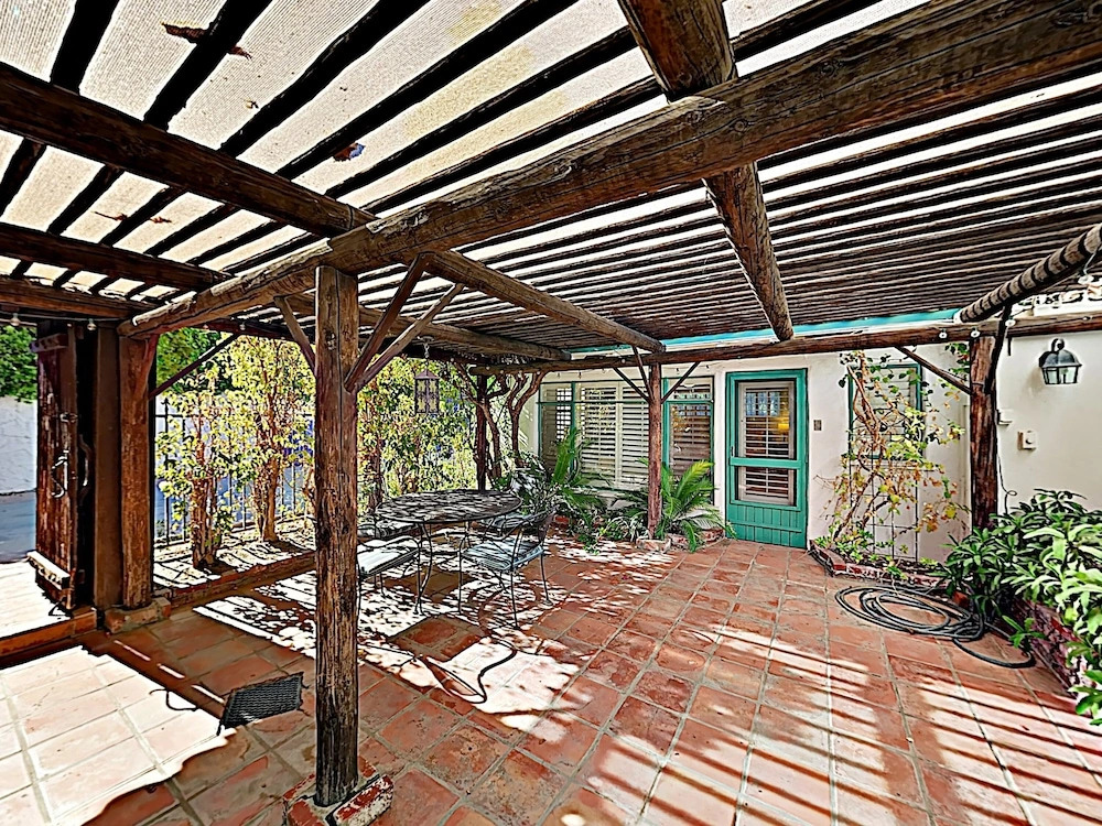New Listing! Classic Downtown Home w/ Pool