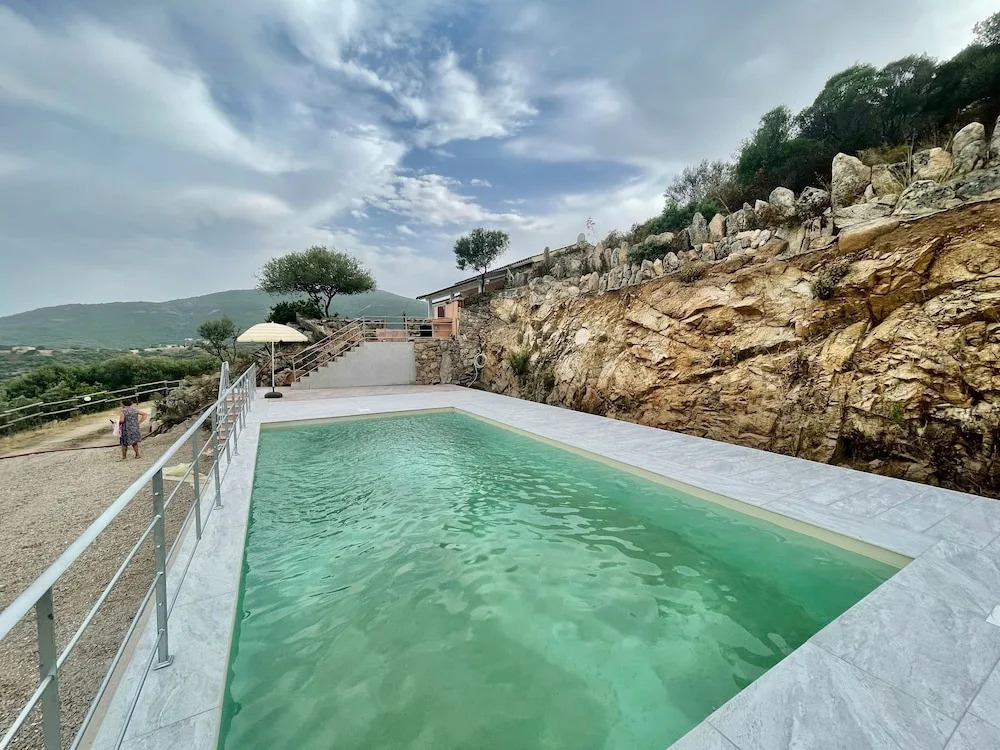 Villa Fiori with pool by Wonderful Italy