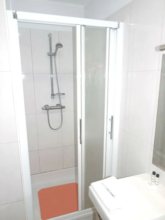 A01 - Avenue View Studio