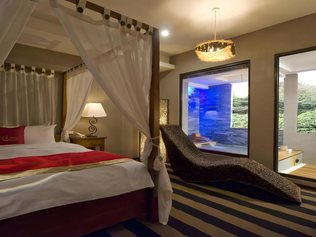 Golden Hot Spring Hotel
