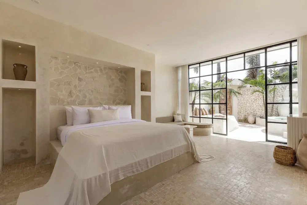 Bohemian 2BR Private Suites By Orivista