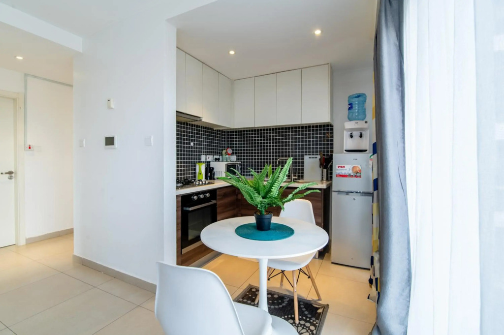 ASTORIA 1BDR with a gym&pool with views