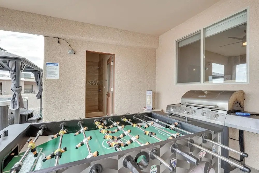 Hot Tub & Foosball Table: Lake Havasu City Home