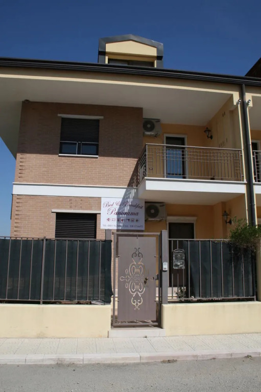 Bed Breakfast Panorama