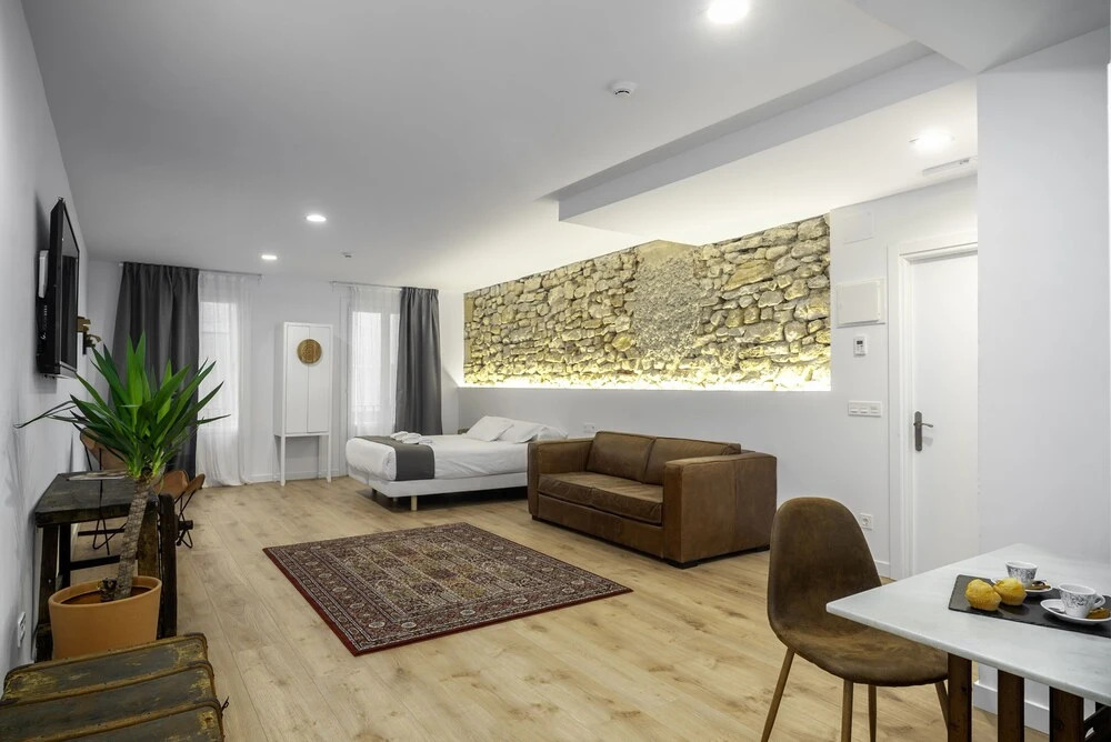 32 De Agosto ROOMS