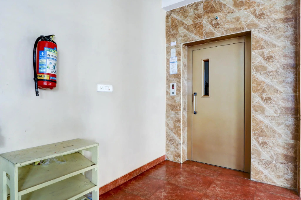OYO 79255 Happy Homes Service Apartments
