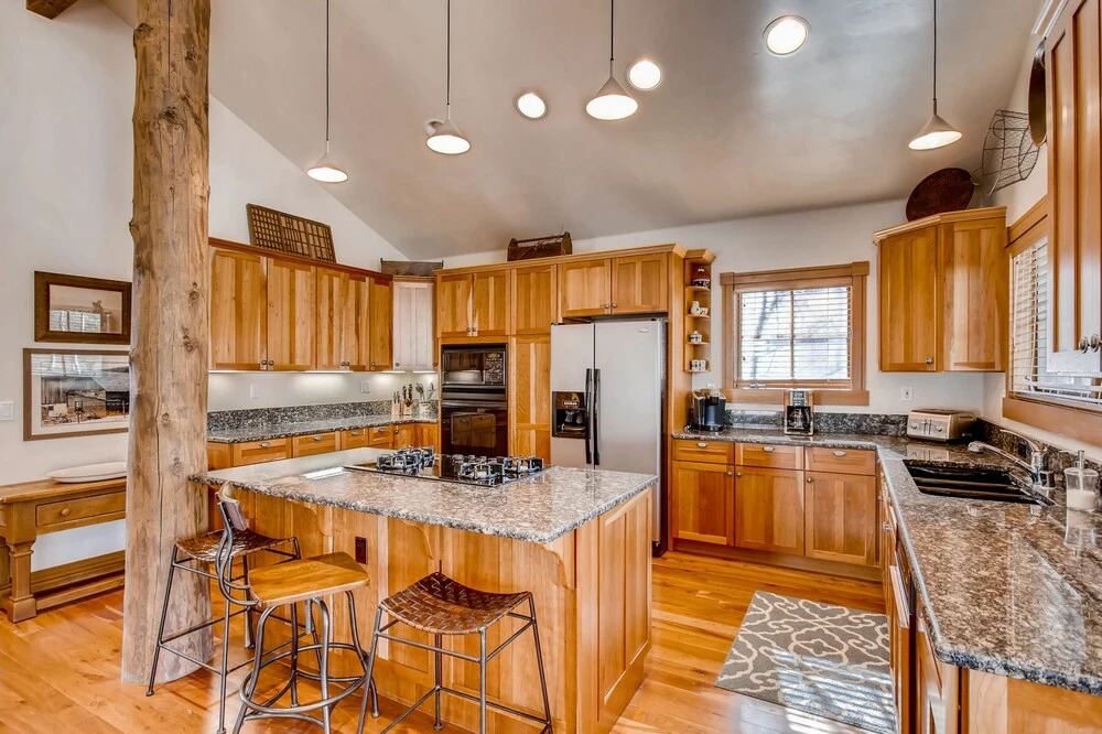 Luxe 4BR w/ Hot Tub on Golf Course