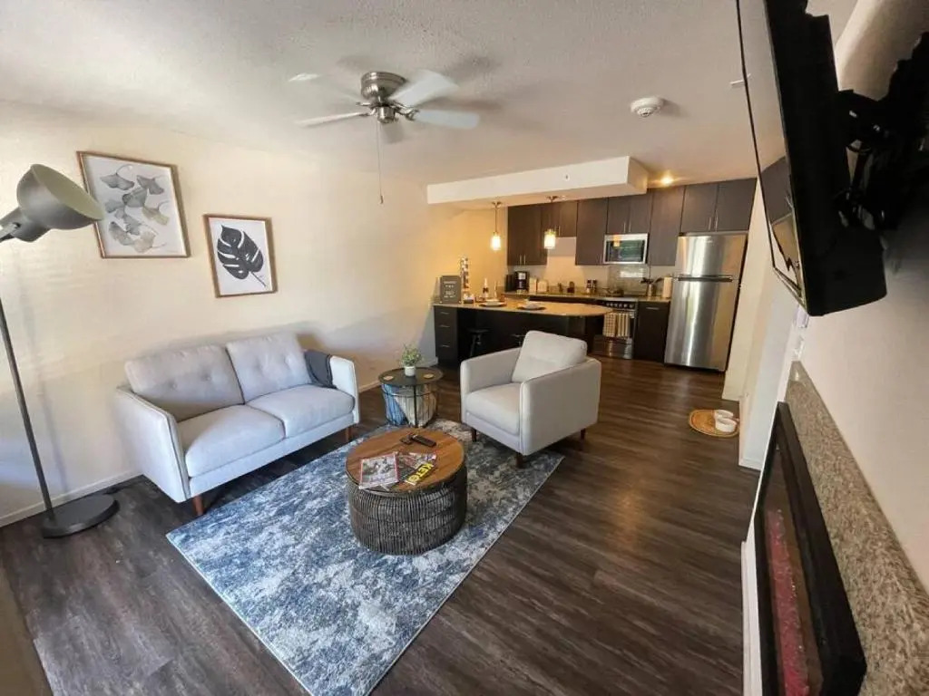 Roe 107 Unit 1 Comfy and Cozy Studio Minutes From Top Golf