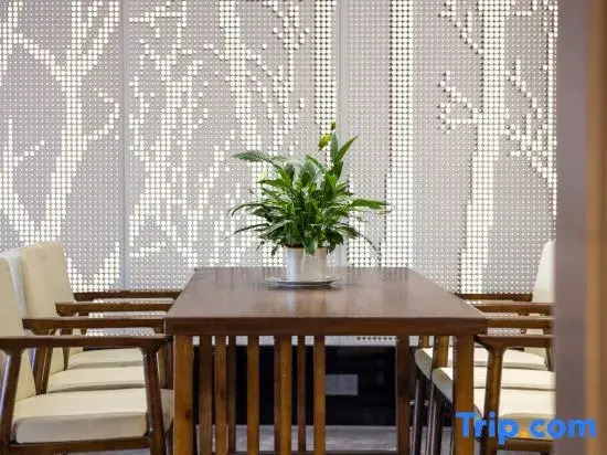 Yunfei Hotel (Danyang Babaiban Chenghe Road)