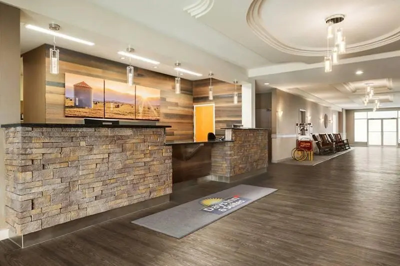 Days Inn & Suites by Wyndham Brooks