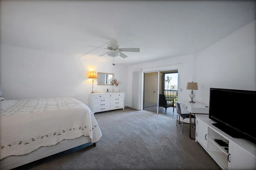 Magnificent Gulf View Condo 2 Bedroom Condo by RedAwning
