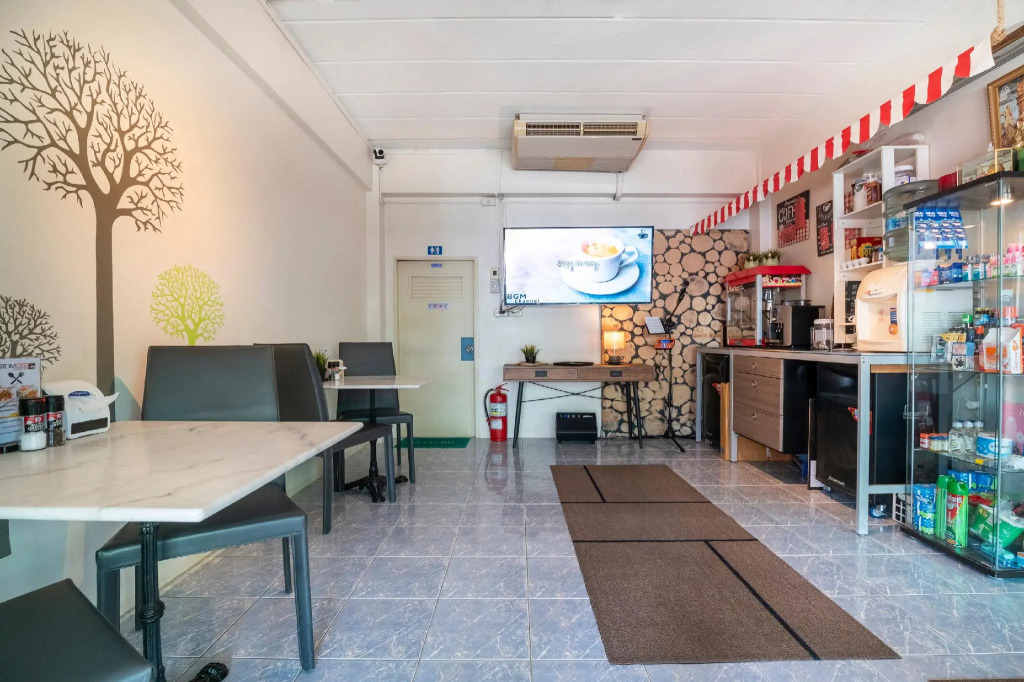 Апартаменты Aromdee Apartment