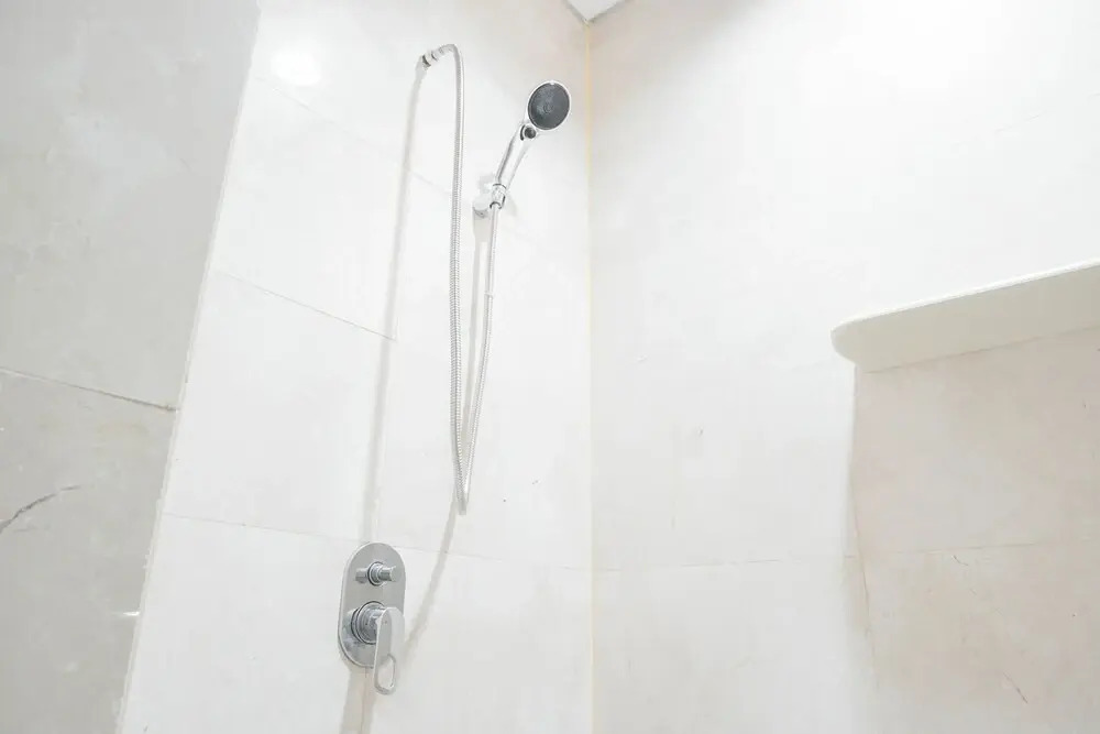 Spacious And Comfy 1Br At L'Avenue Pancoran Apartment