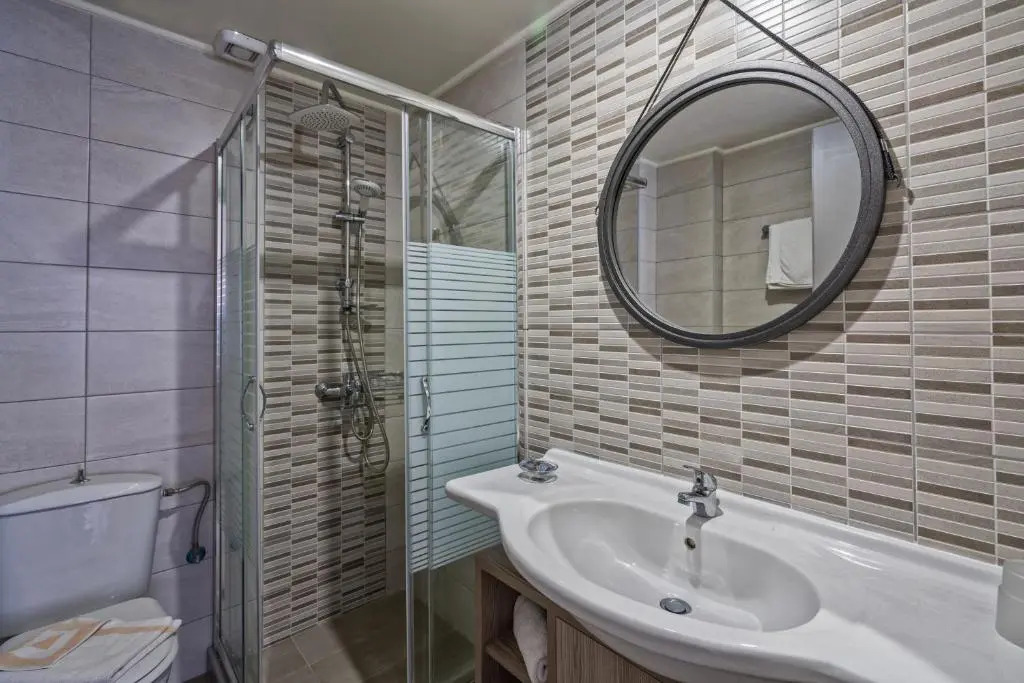 Lefkoniko Icarus Suites