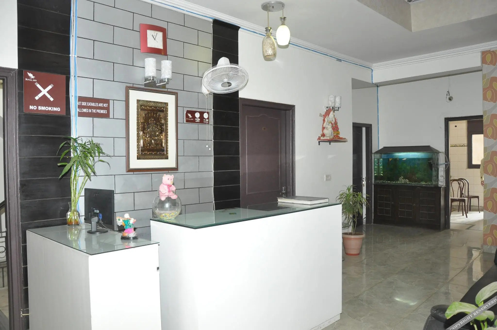 Royal Inn by OYO Rooms