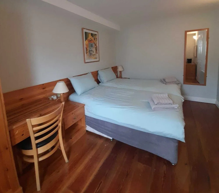 Stunning 2-bed Apartment at Westport Quay