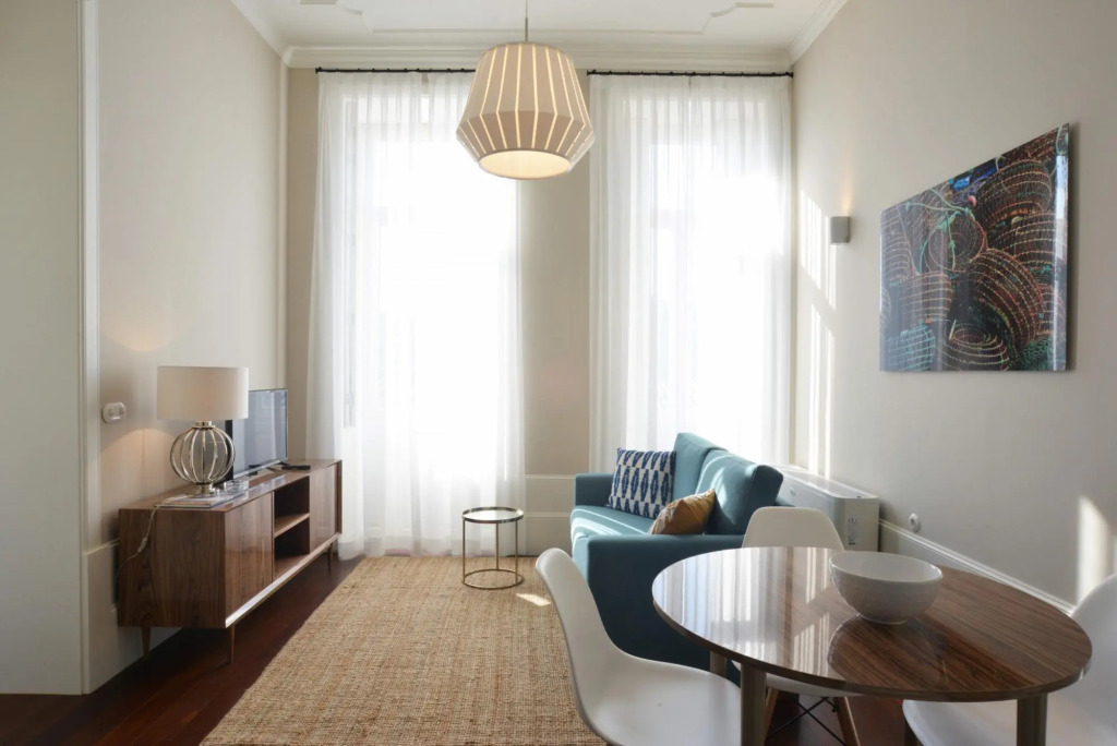 Market 2A in Oporto With 2 Bedrooms and 2 Bathrooms