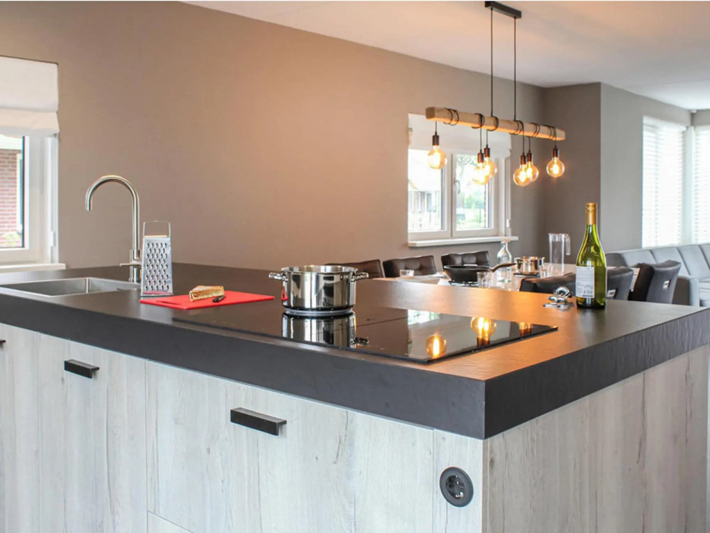 Atmospheric Villa With Nice Garden, in a Holiday Park at the Water in Friesland