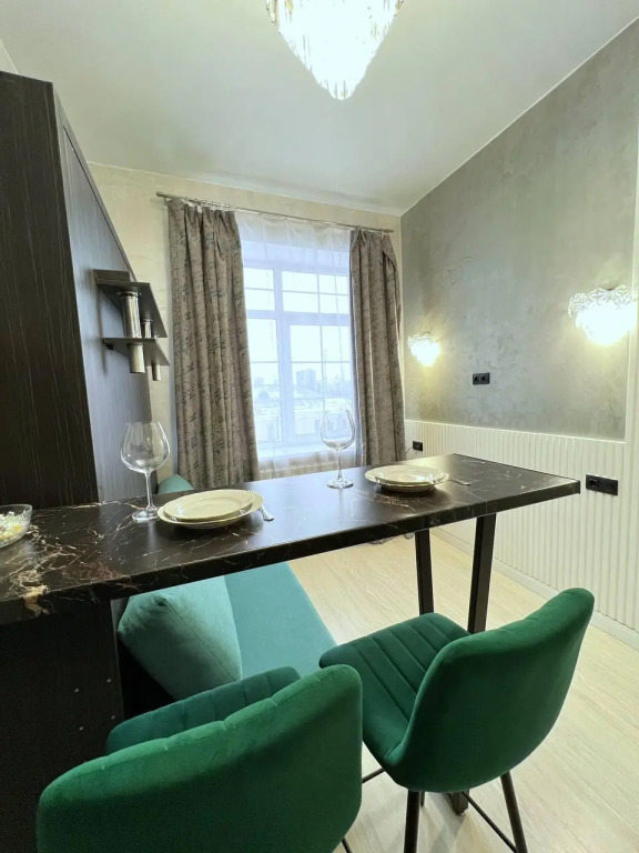 Lucky Room (Лаки Рум) на аллее Первой Маёвки